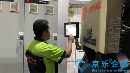 上海某酒店水冷机组压缩机故障